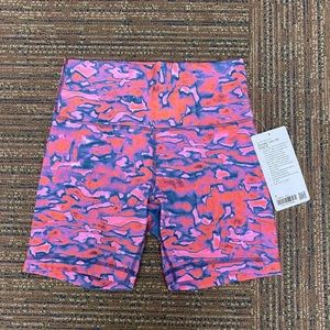Lululemon Wunder Under Train 6”
